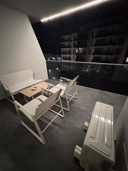 Apartament cu 2 camere decomandat, mobilat în Iris