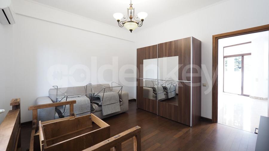 Casă individuală cu 7 camere cu Piscina în Iancu Nicolae
