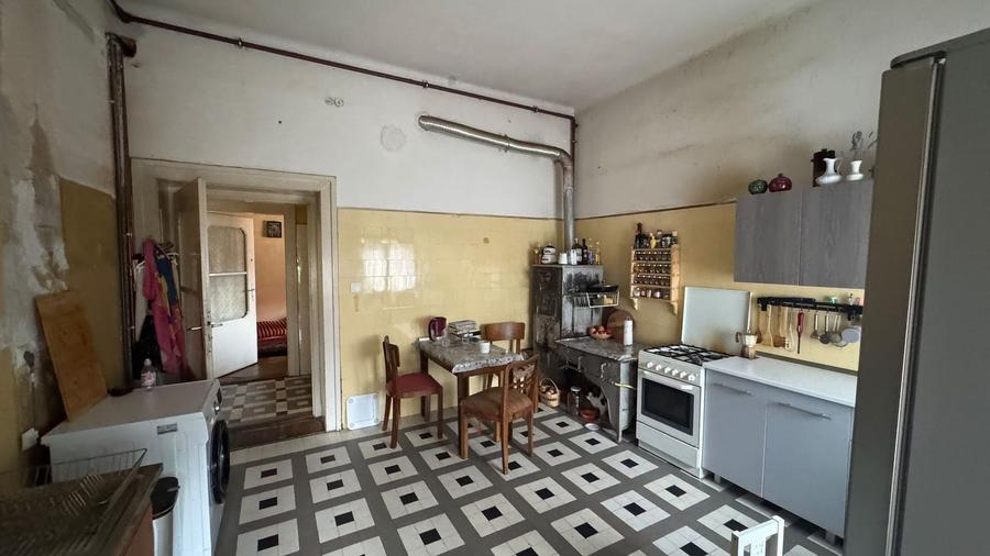 Apartament cu 5 camere decomandat în Central