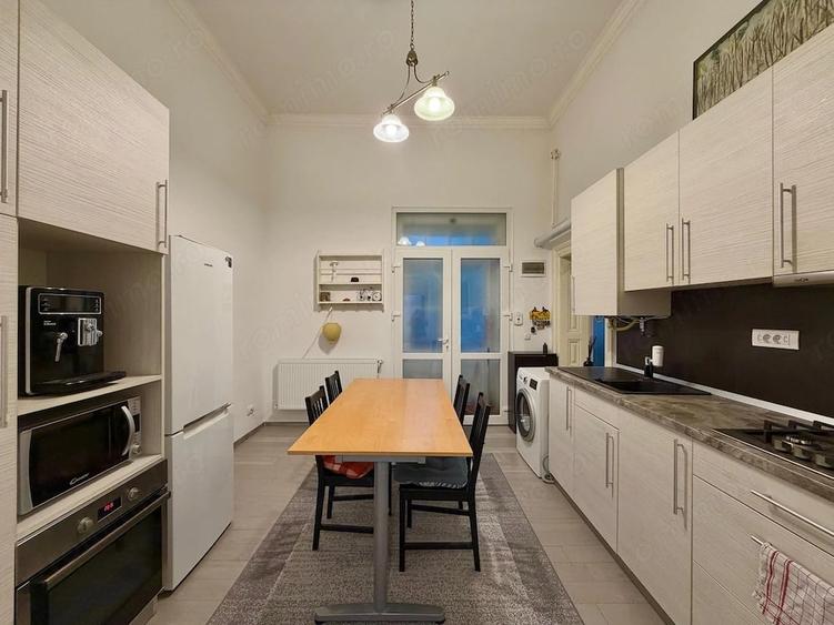 Apartament cu 3 camere decomandat în Sinaia