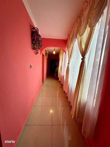 Casă cu 4 camere în Central