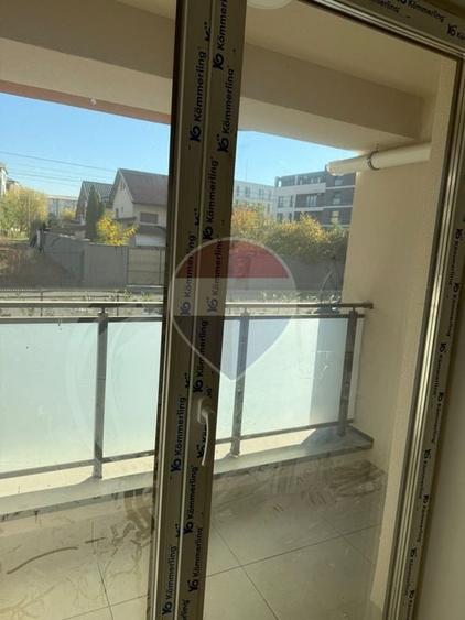 Apartament cu 2 camere decomandat în Hotvon
