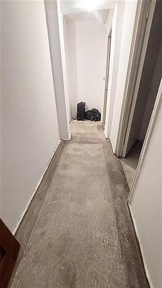 Apartament cu 4 camere semidecomandat în Centrul Civic