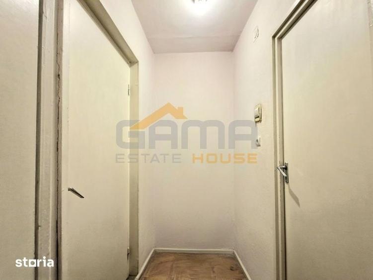 Apartament cu 3 camere semidecomandat în Aurel Vlaicu