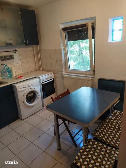Garsonieră decomandată în Tei