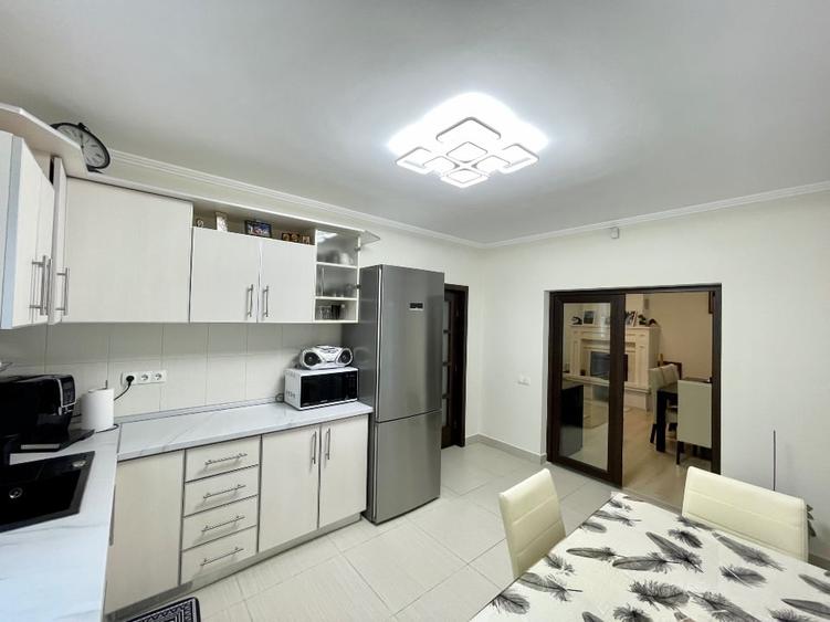 Casă individuală cu 5 camere cu Teren 500 Mp în Iris