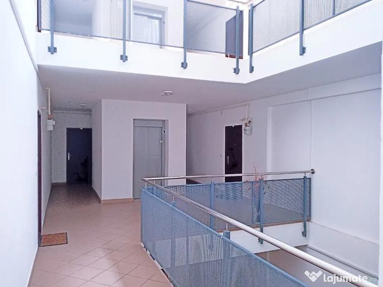 Apartament cu 3 camere decomandat în Podgoria