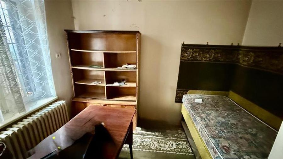 Casă cu 6 camere cu Teren 236 Mp în Copou