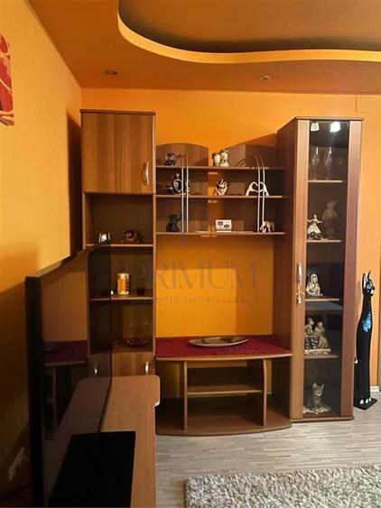 Apartament cu 3 camere semidecomandat în Iosefin
