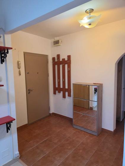 Apartament cu 2 camere decomandat în Drumul Sării