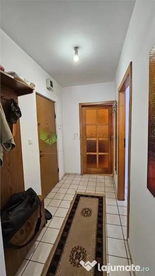 Apartament 3 camere Centrul Civic,etajul 3,decomandat,155000 - 3