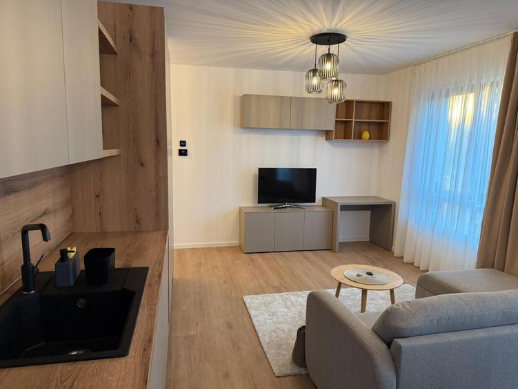 Apartament cu 2 camere semidecomandat în Exterior Vest