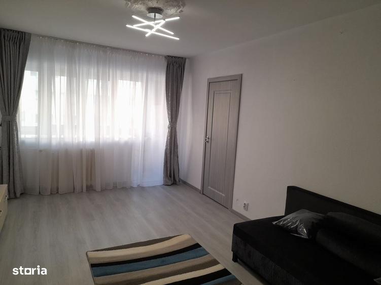 Apartament cu 3 camere în Tineretului