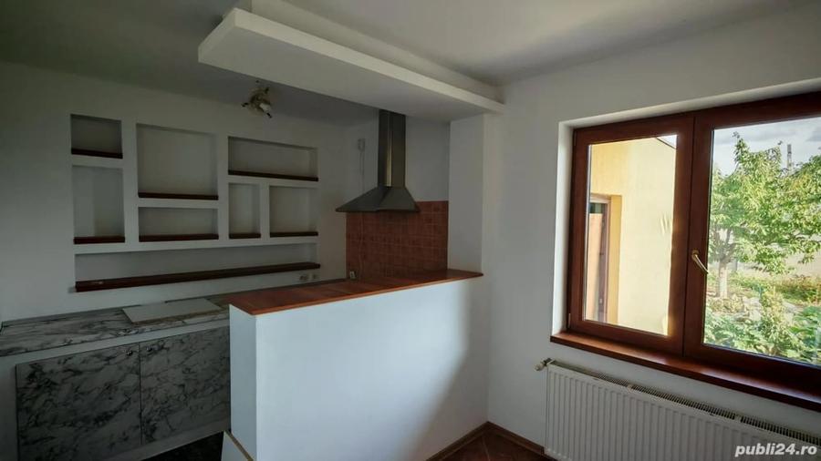 Casă cu 5 camere cu Teren 800 Mp în Central