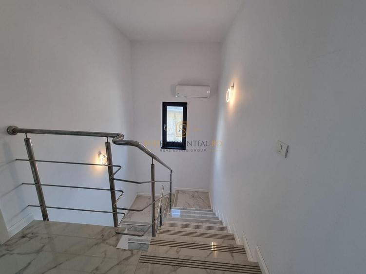 Casă individuală cu 5 camere cu Piscina în Exterior Est