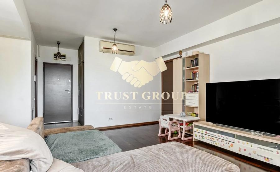 Apartament cu 3 camere semidecomandat, mobilat în Titulescu