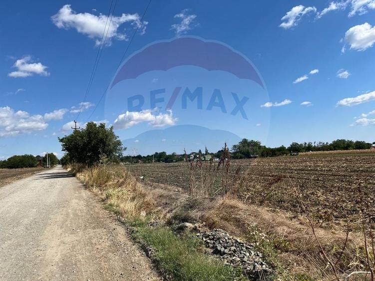 Teren Construcții intravilan de 4000 mp, în Sud-Vest
