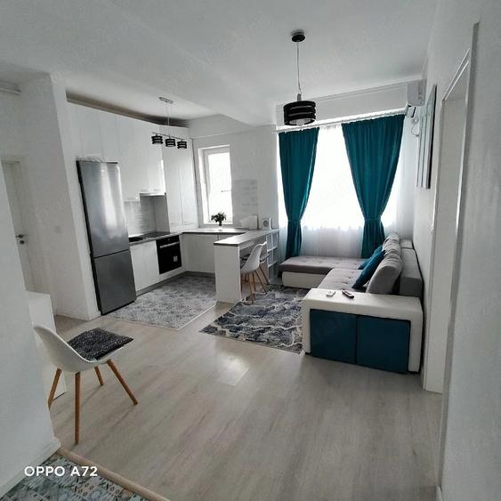 Apartament cu 3 camere semidecomandat în Braytim