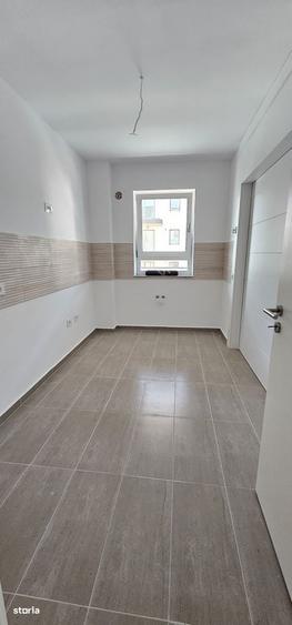 Garsoniera de vanzare noua cu balcon mare Tractorul, Brasov - 16