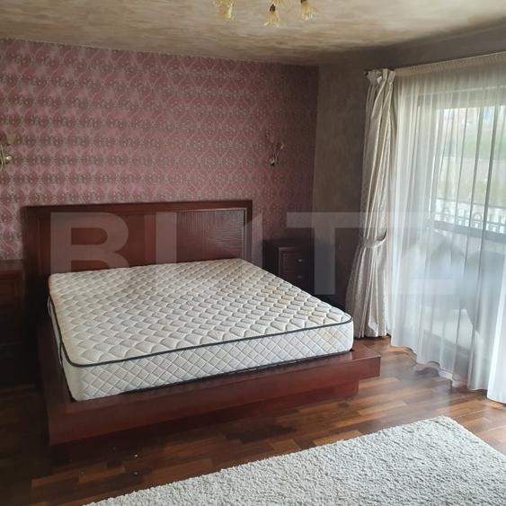 Casă individuală cu 5 camere cu Garaj în Făget