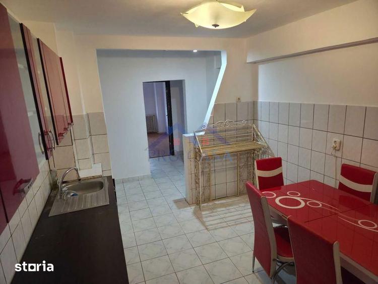 Apartament cu 3 camere decomandat, mobilat în Cetate