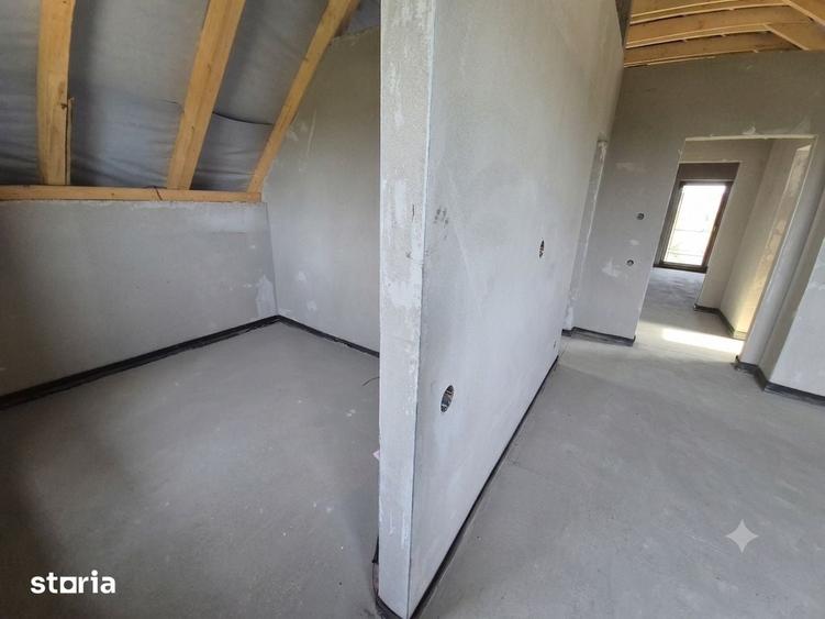 Casă cu 4 camere cu Teren 800 Mp în Jucu
