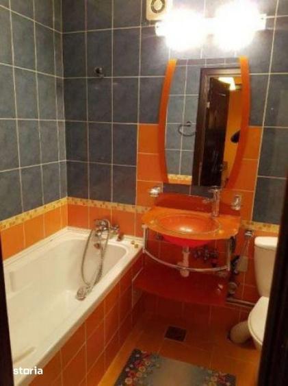 Apartament cu 3 camere decomandat în Berceni