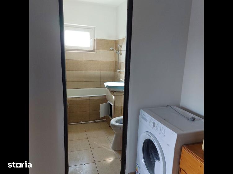 Apartament cu 3 camere semidecomandat în Exterior Vest