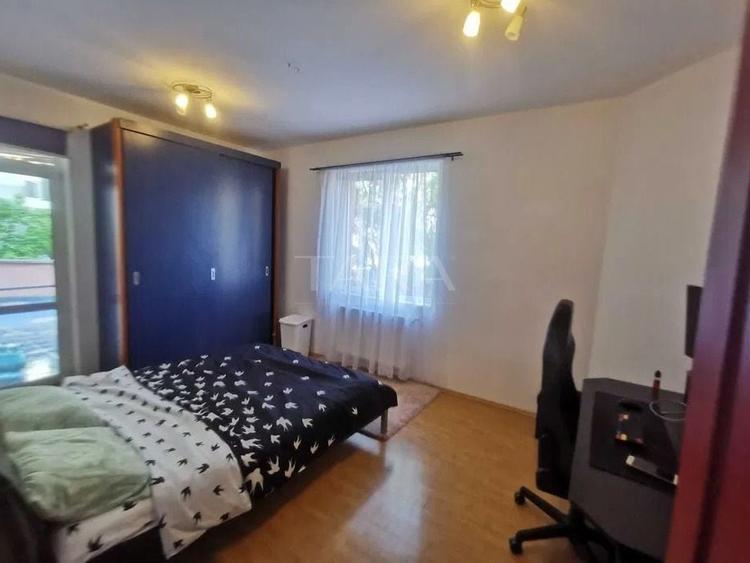 Apartament cu 4 camere semidecomandat, mobilat în Andrei Mureșanu
