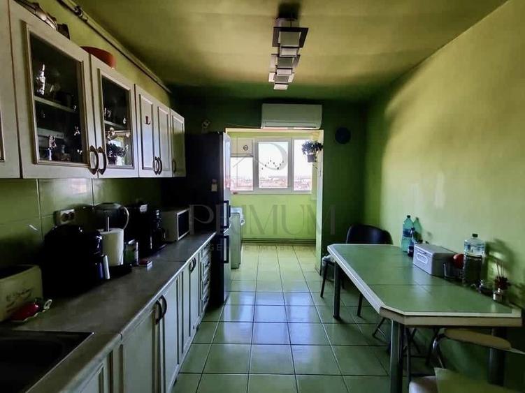 Apartament cu 4 camere decomandat, mobilat în Olimpia-Stadion