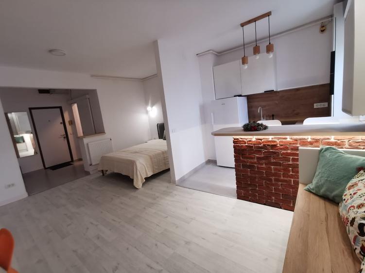 Garsonieră decomandată în Complex Studențesc