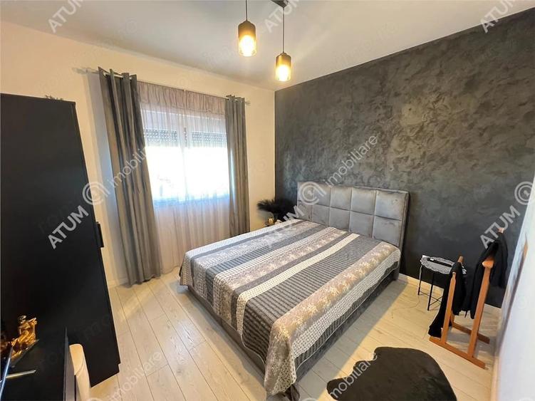 Apartament cu 3 camere decomandat în Est