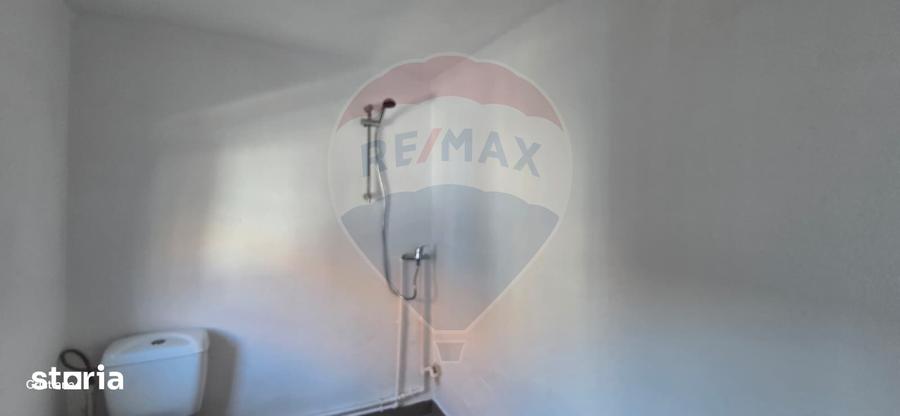 Casă cu 5 camere cu Teren 1076 Mp în Central