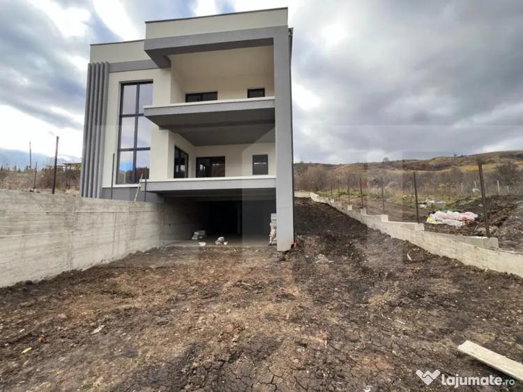 Casă cu 5 camere cu Teren 500 Mp în Făget