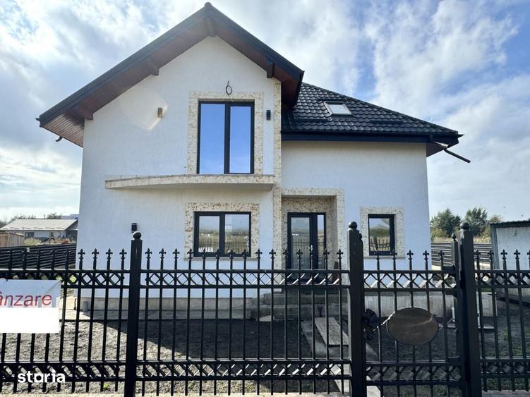 Casă cu 4 camere în Dancu