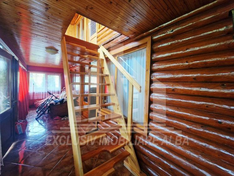 Casă individuală cu 4 camere cu Canalizare în Bărăbanț