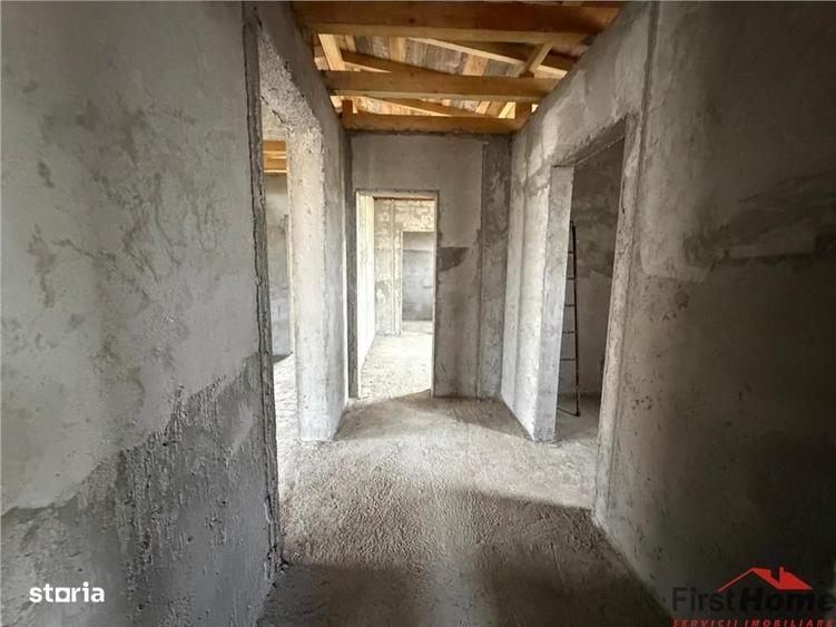 Casă cu 4 camere în Petrești