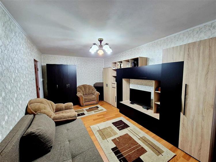 Apartament cu 3 camere decomandat în Lunca Cetățuii