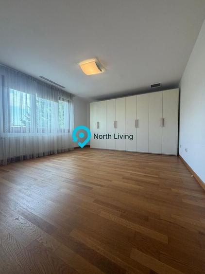 Duplex cu 6 camere cu Canalizare în Central