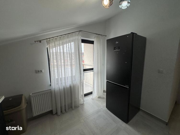 Apartament cu 3 camere, mobilat în Central