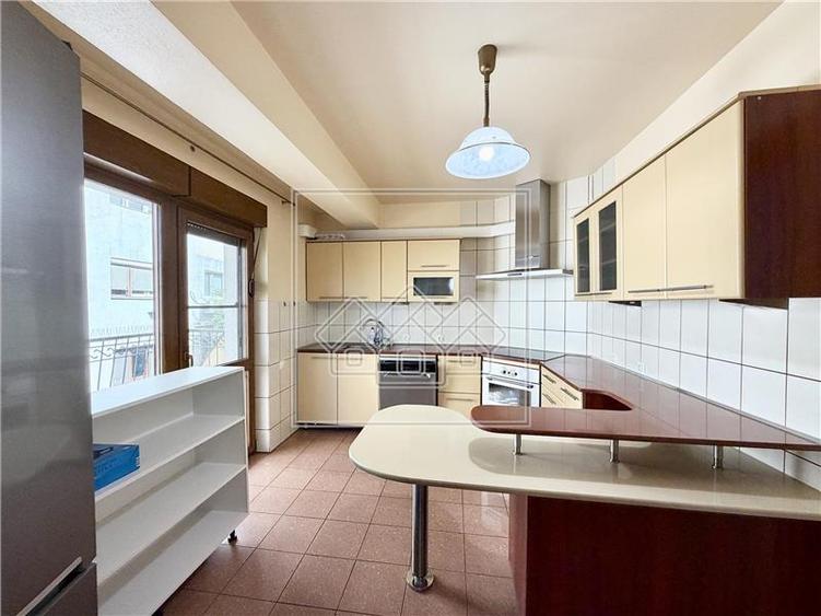 Apartament cu 2 camere decomandat, mobilat în Hipodrom 2