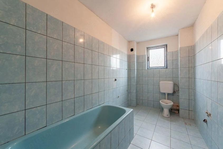 Casă cu Teren 4563 Mp în Bughea de Sus