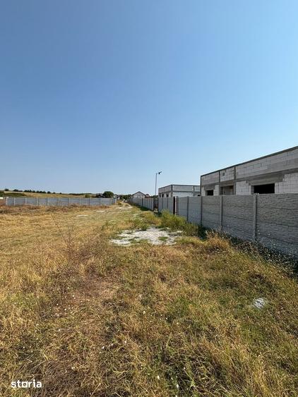Teren de 472 mp, în Malu Mare