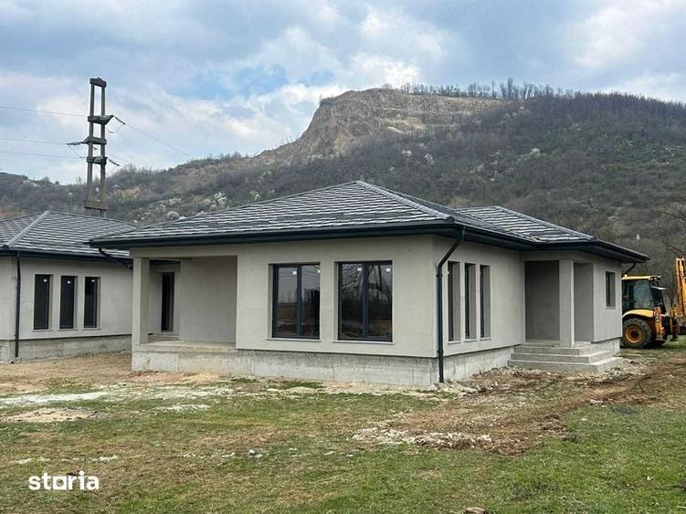 Casă cu 3 camere cu Teren 120 Mp în Central