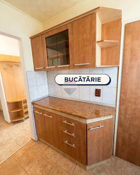 Apartament cu 3 camere decomandat în Sud