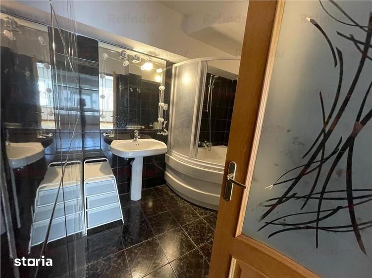 Apartament cu 3 camere decomandat în Centrul Civic