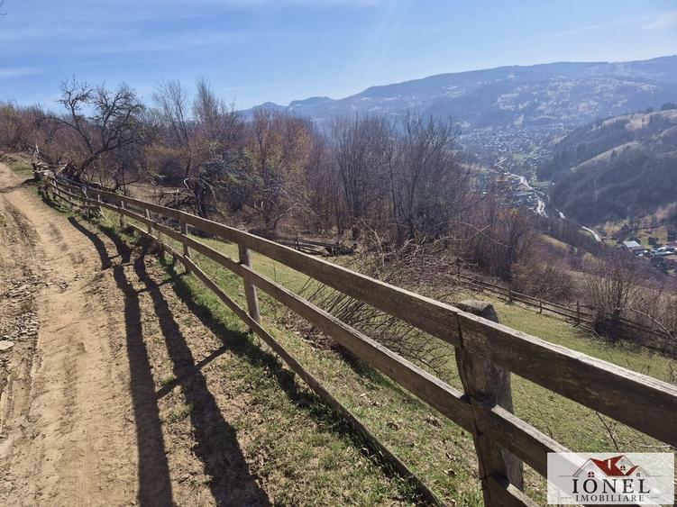Casă individuală cu 6 camere cu Teren 1043 Mp în Bistra
