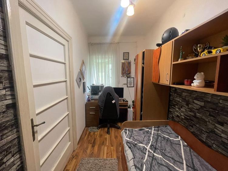 Apartament cu 4 camere semidecomandat, mobilat în Parcul Carol