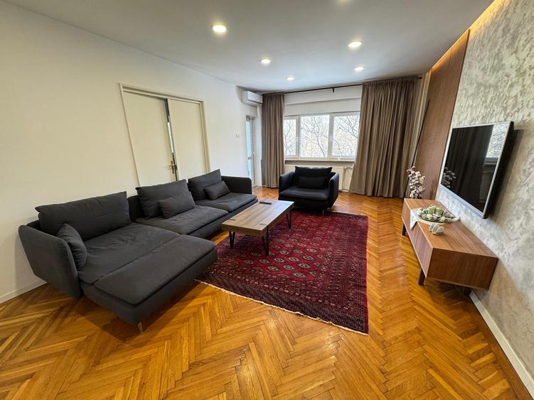 Apartament cu 4 camere decomandat, mobilat în Kiseleff