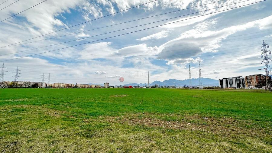 Teren Construcții intravilan de 4528 mp, în Triaj